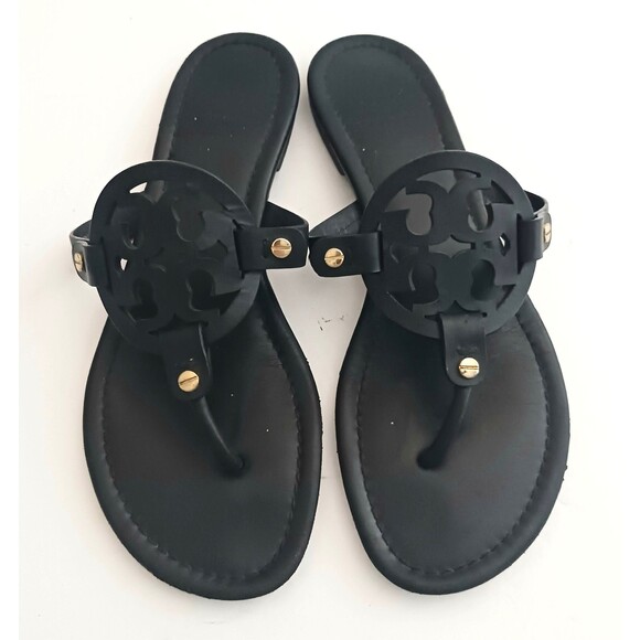 Tory Burch Miller Thong Sandals Black Leather Medallion Logo 9.5M - Picture 1 of 9